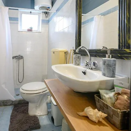 Rea Apartment 